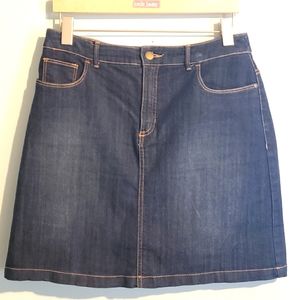 Women's Croft & Barrow stretchy Denim skort. Size 6